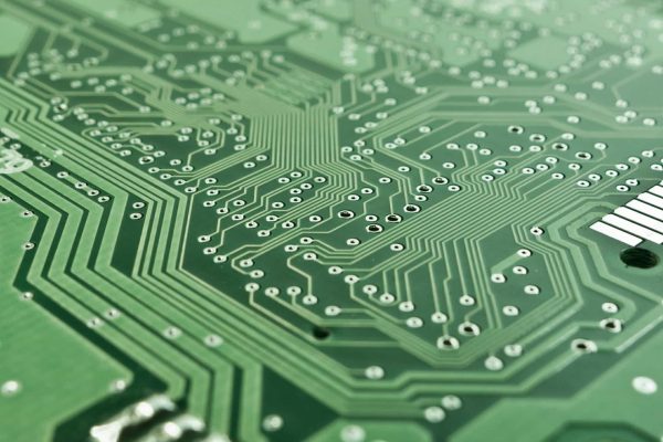 board-453758_1920 (1)-min